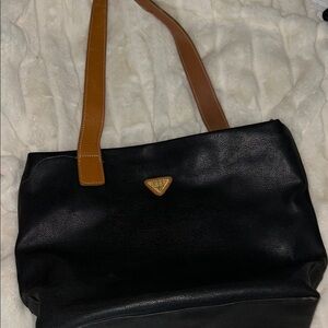 JUMP Black and Tan LEATHER Shoulder Bag has wear on the corner as in pic